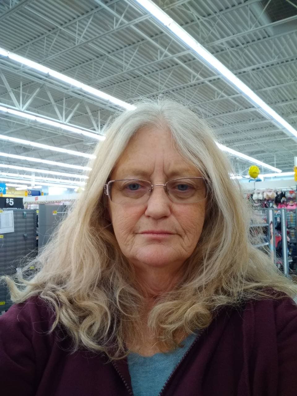 Lois R