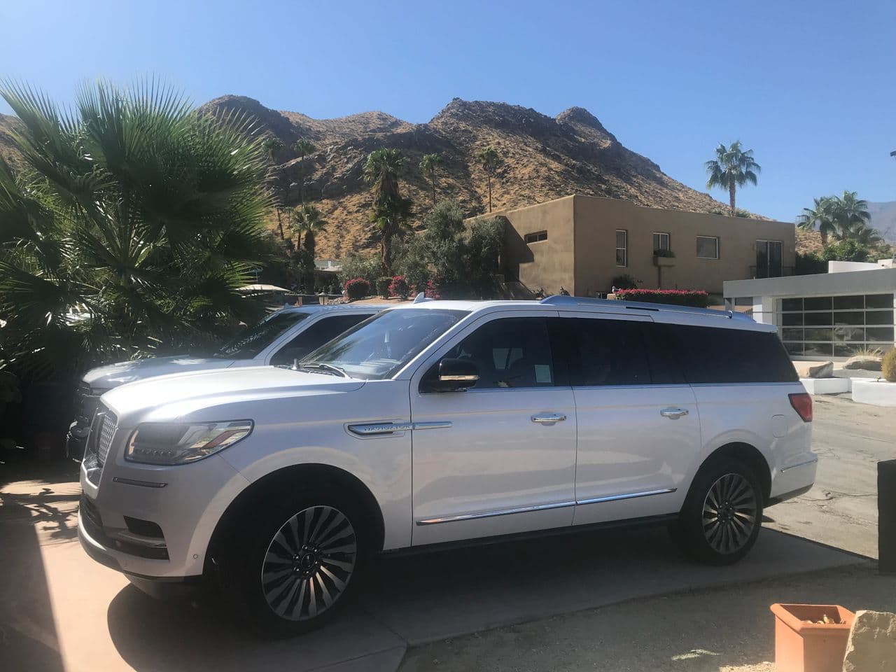 Bay Coast Trucking LLC--VIP Door to Door