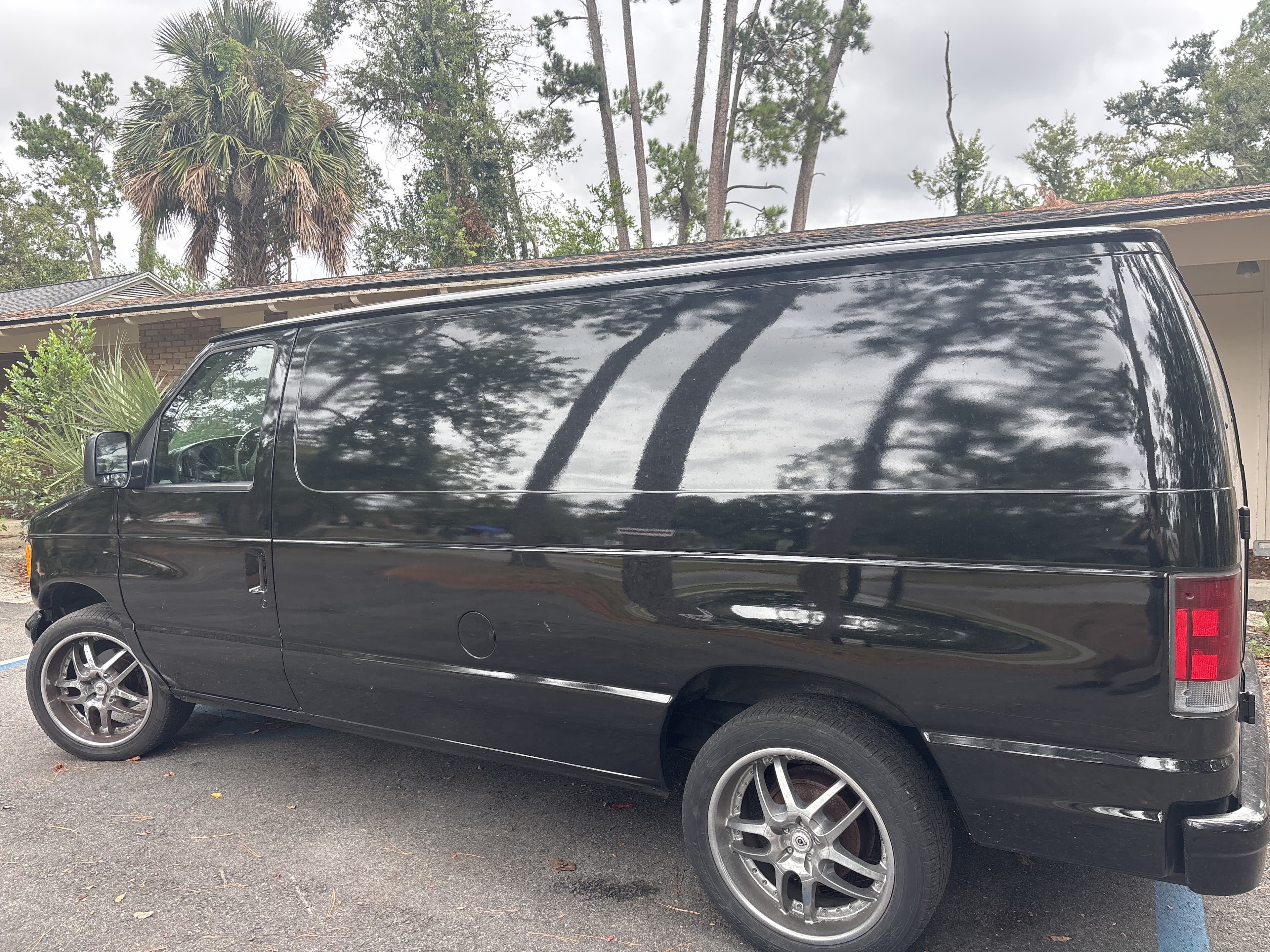 2003 Ford E150 Super Duty Cargo