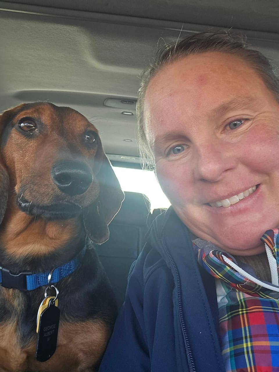 Four Paws Transport LLC-Helene L